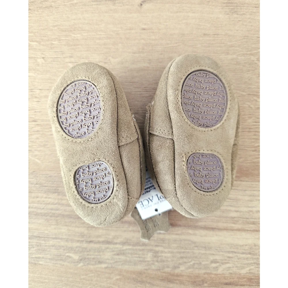 The Children's Place | NWT Suede Velcro Moccasin Shoes